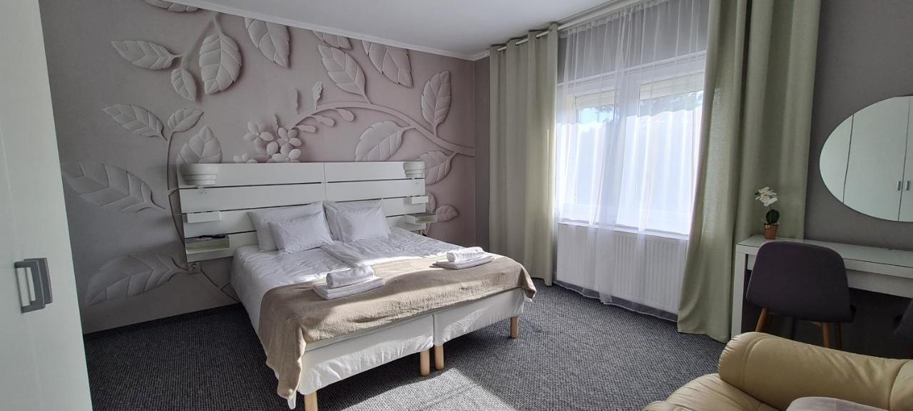Lugas Apartman Miskolctapolca 2 Haloszoba Dezsa Es Jakuzzi Koezel A Barlangfuerdohoez Exterior photo